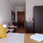 Jula Pokoje Blisko Plazy, Dabki *