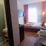 Jula Pokoje Blisko Plazy, Dabki Homestay szállás *