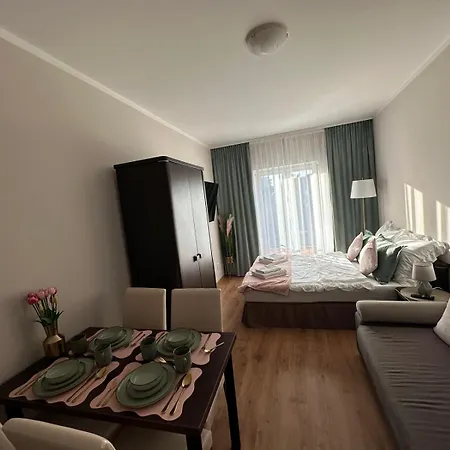 Jula Blisko Plazy, * Dąbki