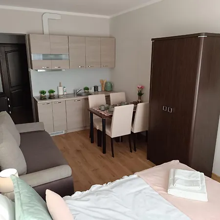 Jula Pokoje Blisko Plazy, Dabki *